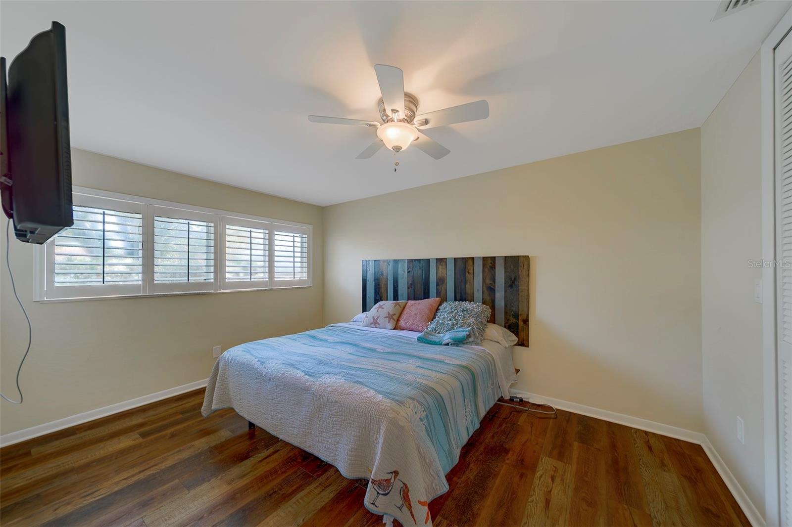 Image 40 of 87 For 14557 Anchorage Circle