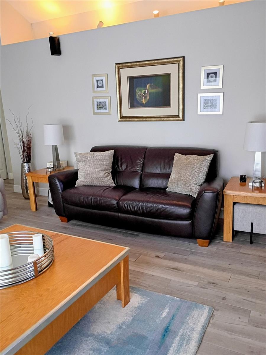 Image 18 of 37 For 9651 Venturi Drive