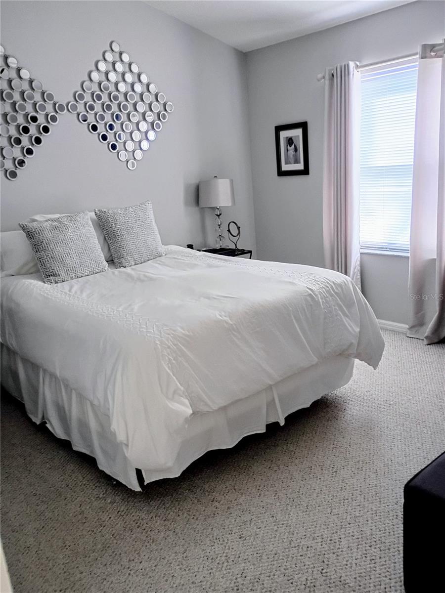 Image 26 of 37 For 9651 Venturi Drive