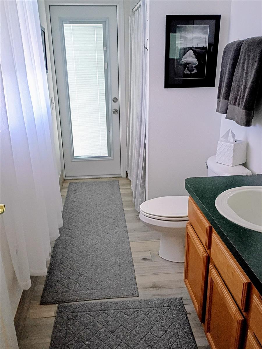 Image 34 of 37 For 9651 Venturi Drive