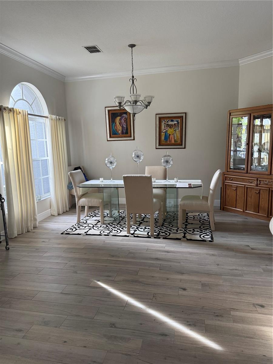 Image 6 of 37 For 9651 Venturi Drive