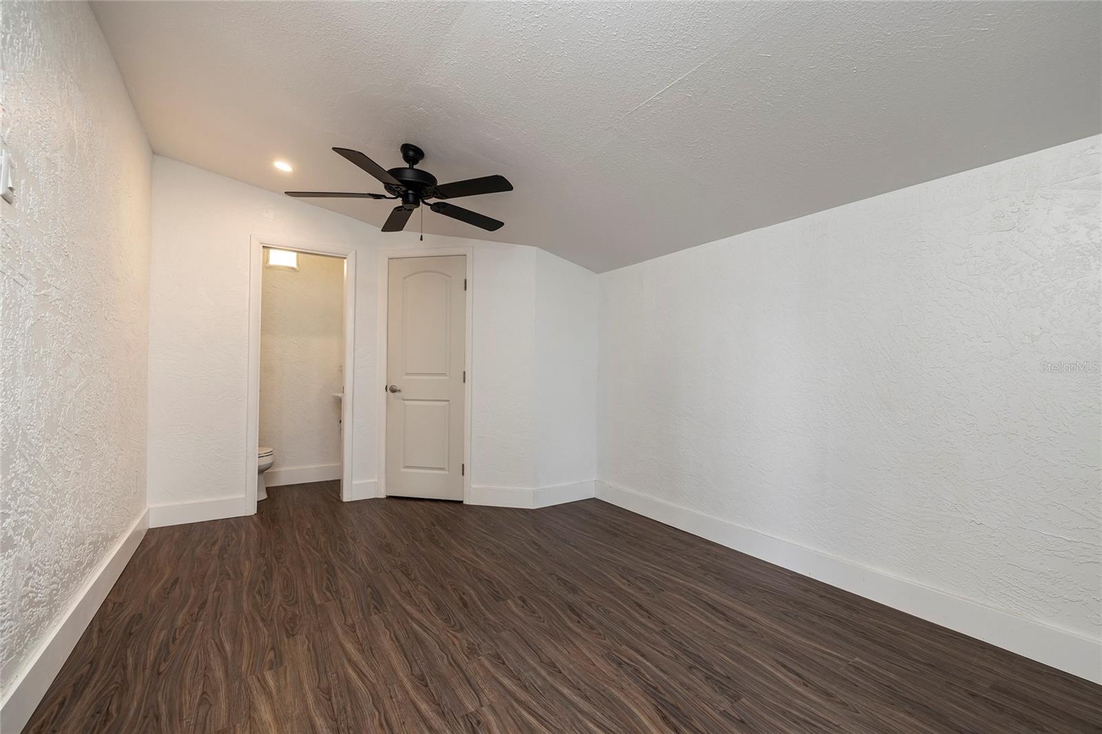 Image 6 of 17 For 2540 18th Avenue N