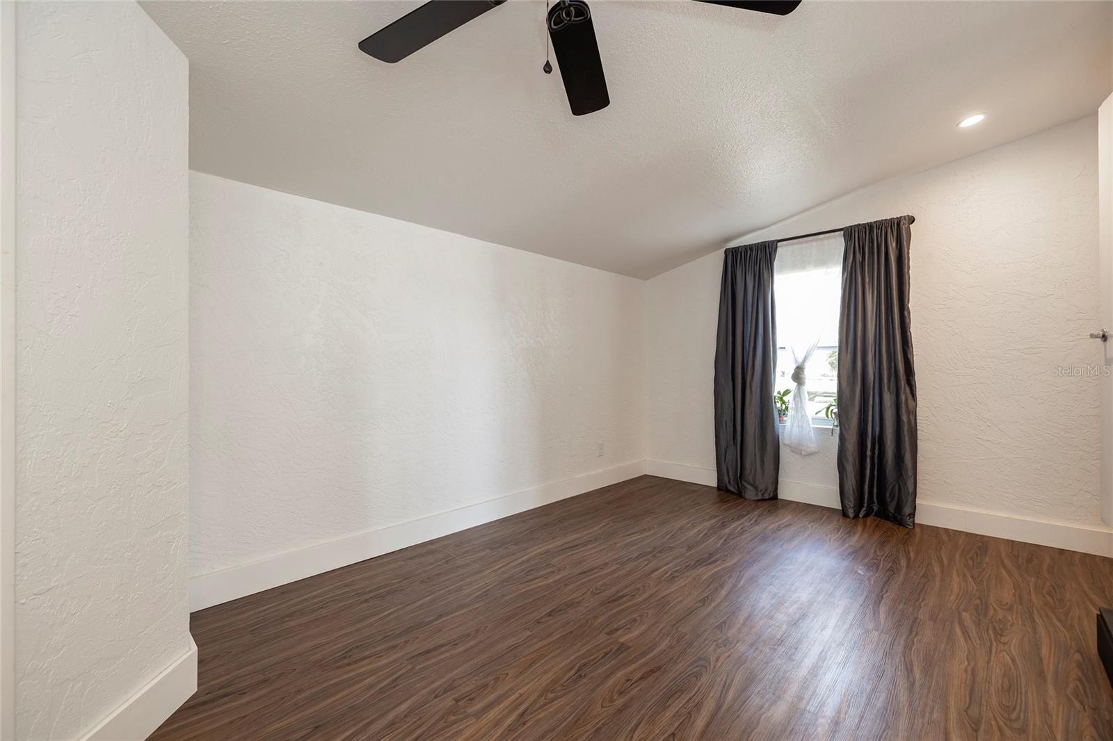 Image 8 of 17 For 2540 18th Avenue N