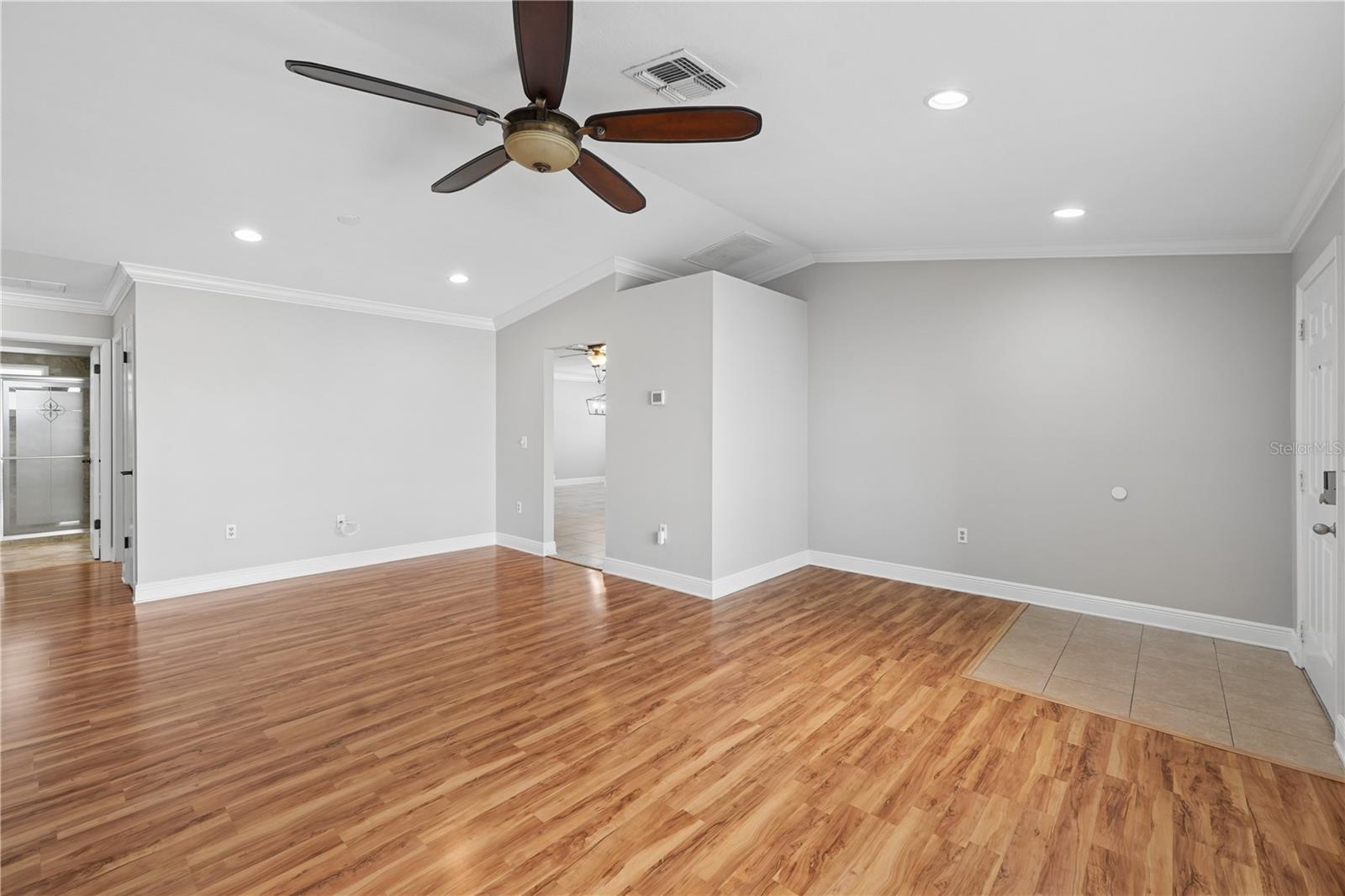 Image 11 of 41 For 8926 Gum Tree Avenue