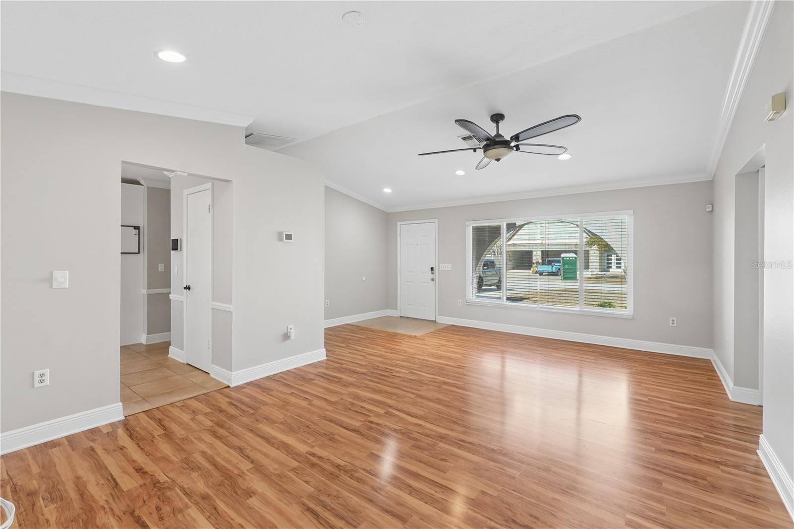 Image 13 of 41 For 8926 Gum Tree Avenue