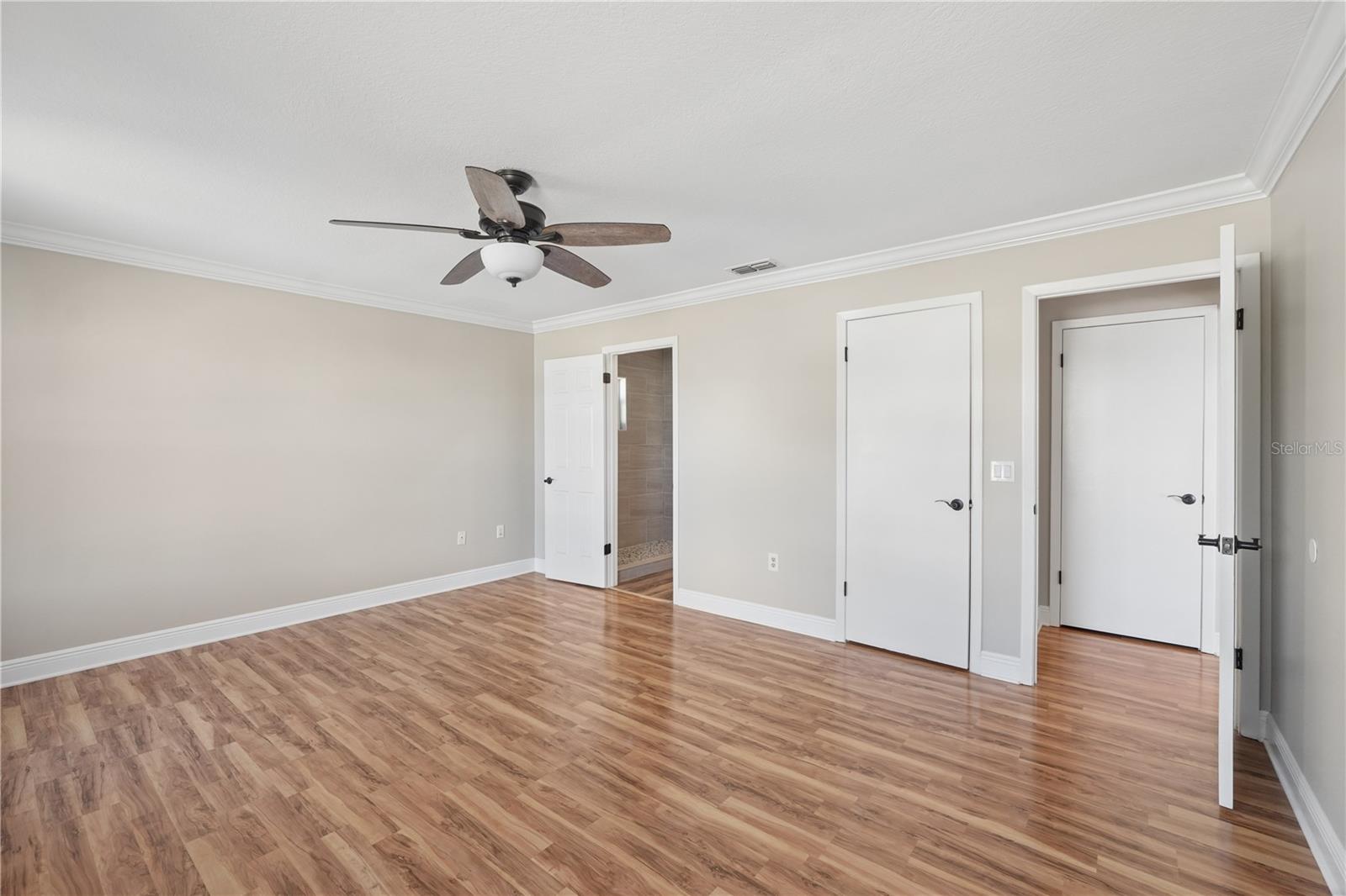 Image 15 of 41 For 8926 Gum Tree Avenue