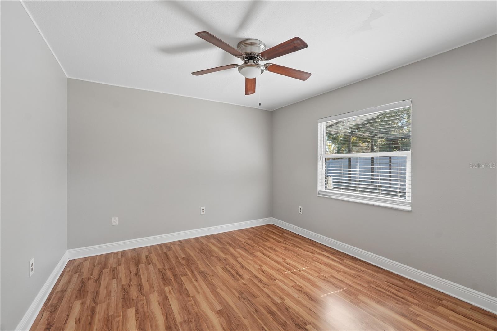 Image 25 of 41 For 8926 Gum Tree Avenue