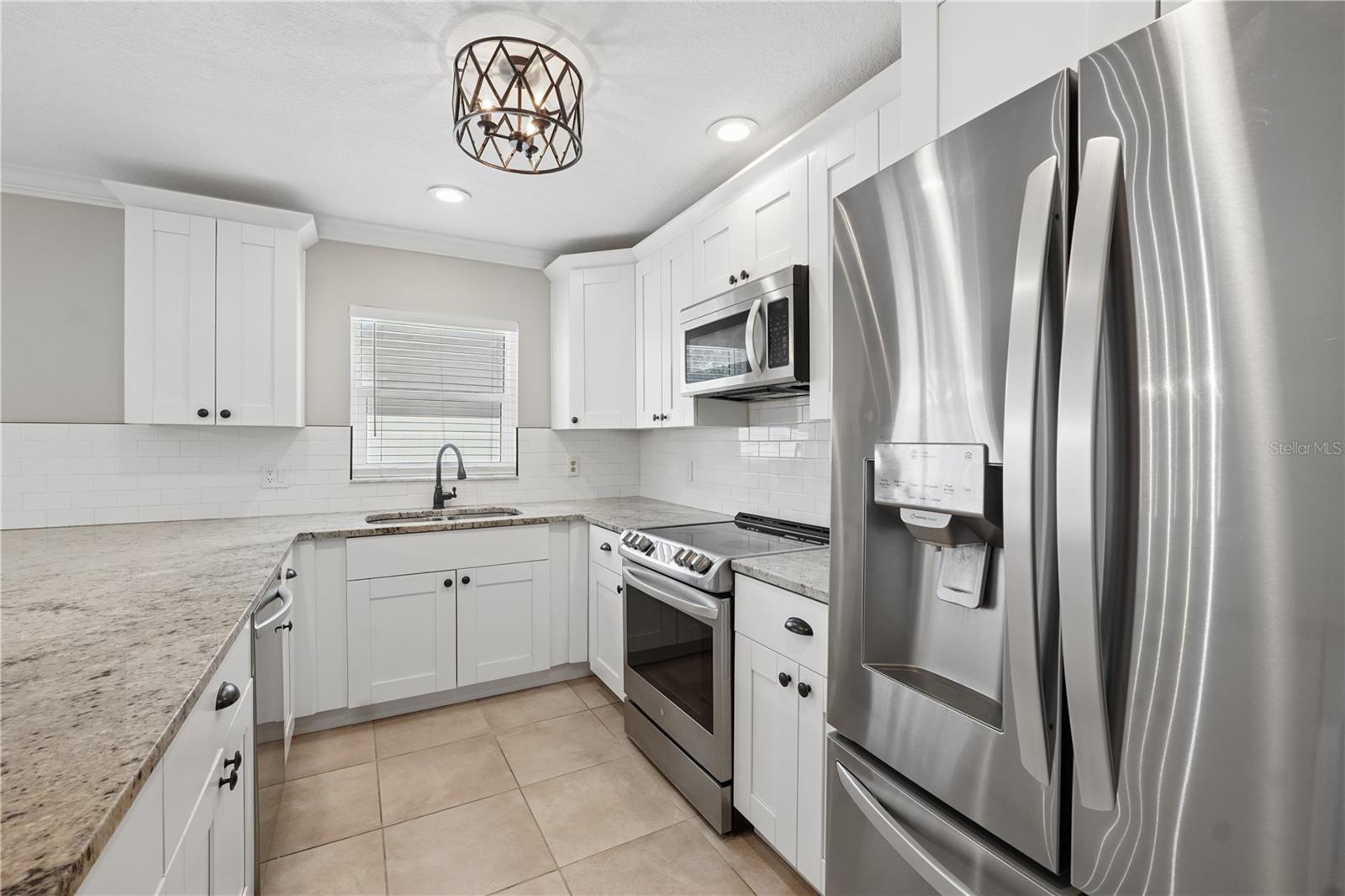 Image 5 of 41 For 8926 Gum Tree Avenue