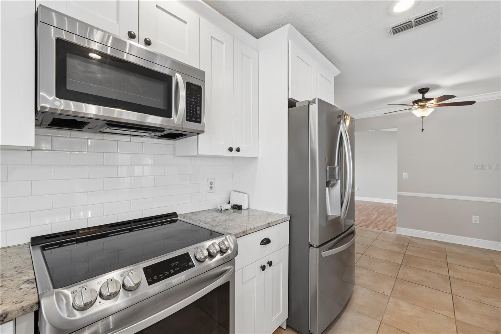 Image 6 of 41 For 8926 Gum Tree Avenue