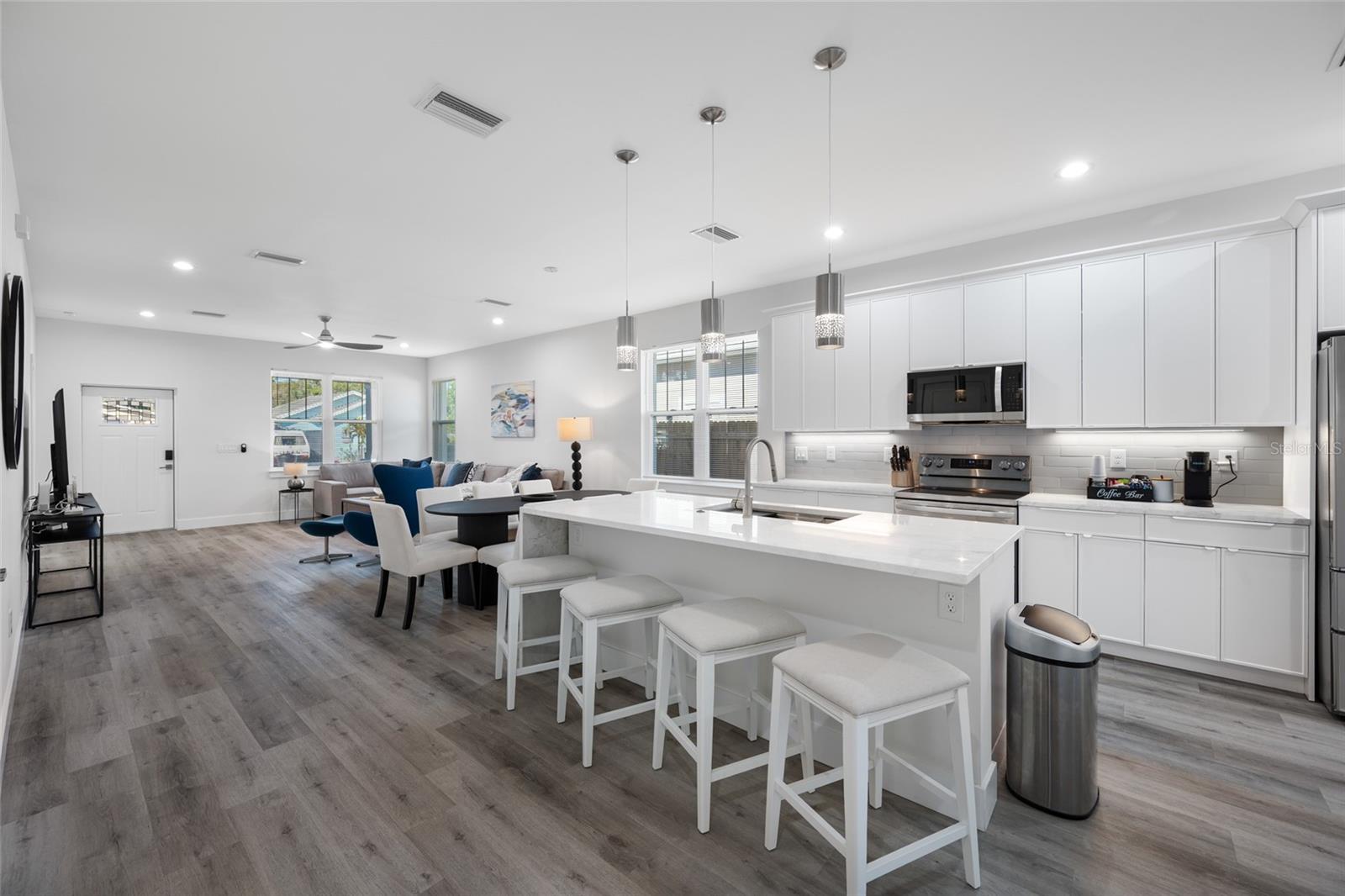 Image 11 of 39 For 2150 43rd Terrace N