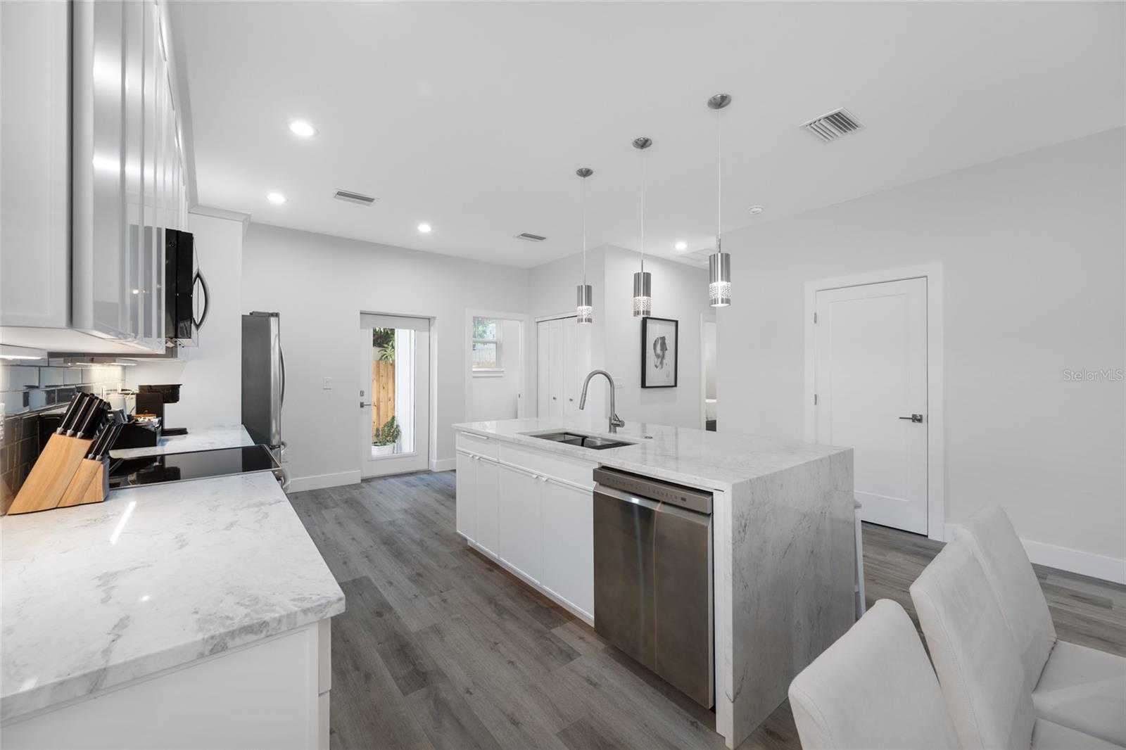 Image 13 of 39 For 2150 43rd Terrace N