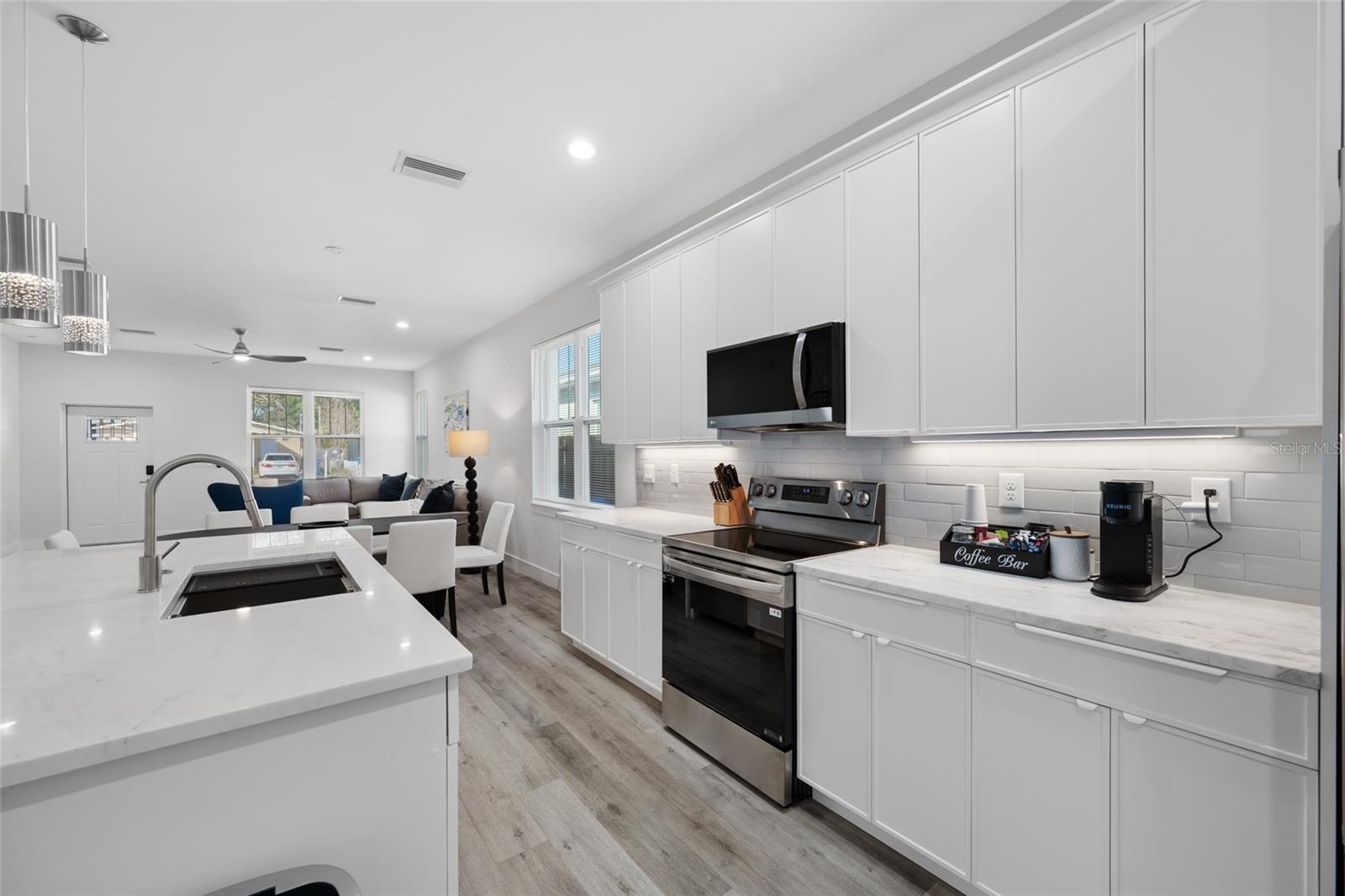 Image 17 of 39 For 2150 43rd Terrace N