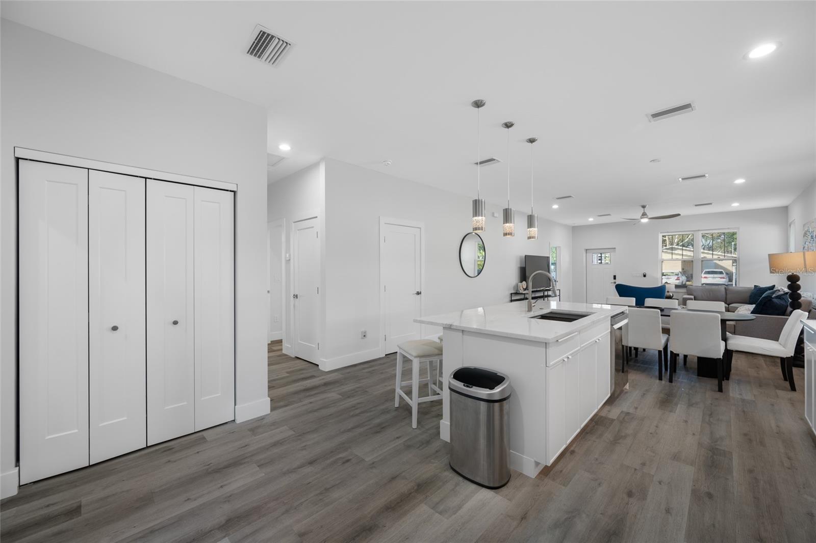 Image 18 of 39 For 2150 43rd Terrace N