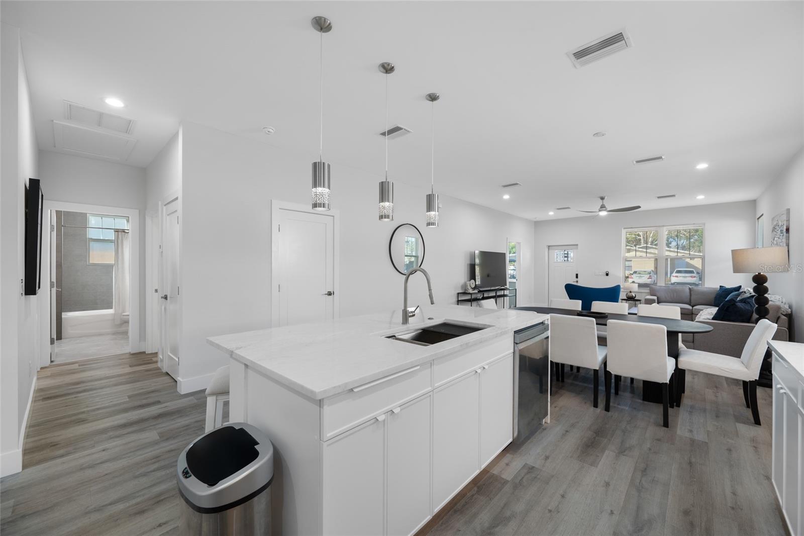 Image 20 of 39 For 2150 43rd Terrace N