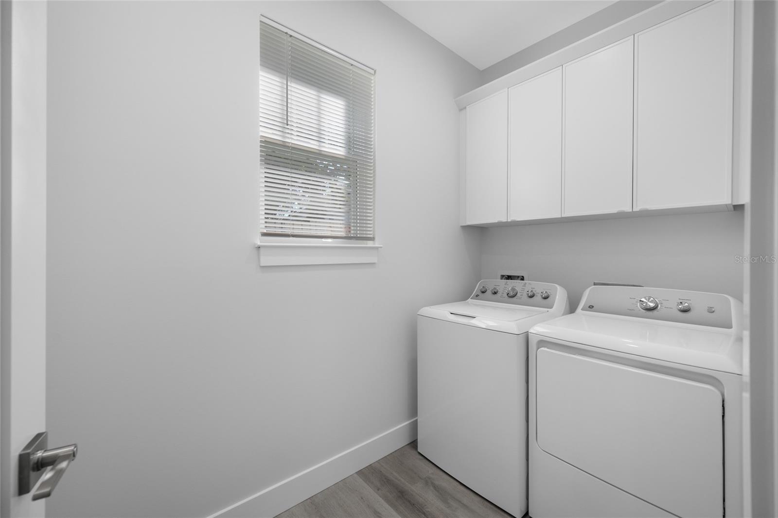 Image 21 of 39 For 2150 43rd Terrace N