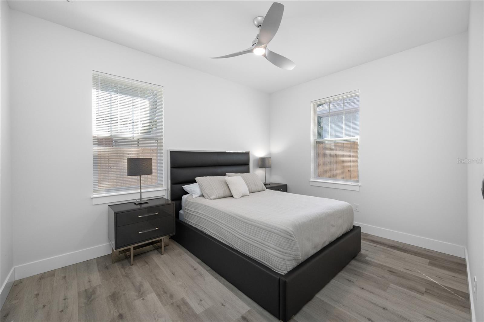 Image 22 of 39 For 2150 43rd Terrace N