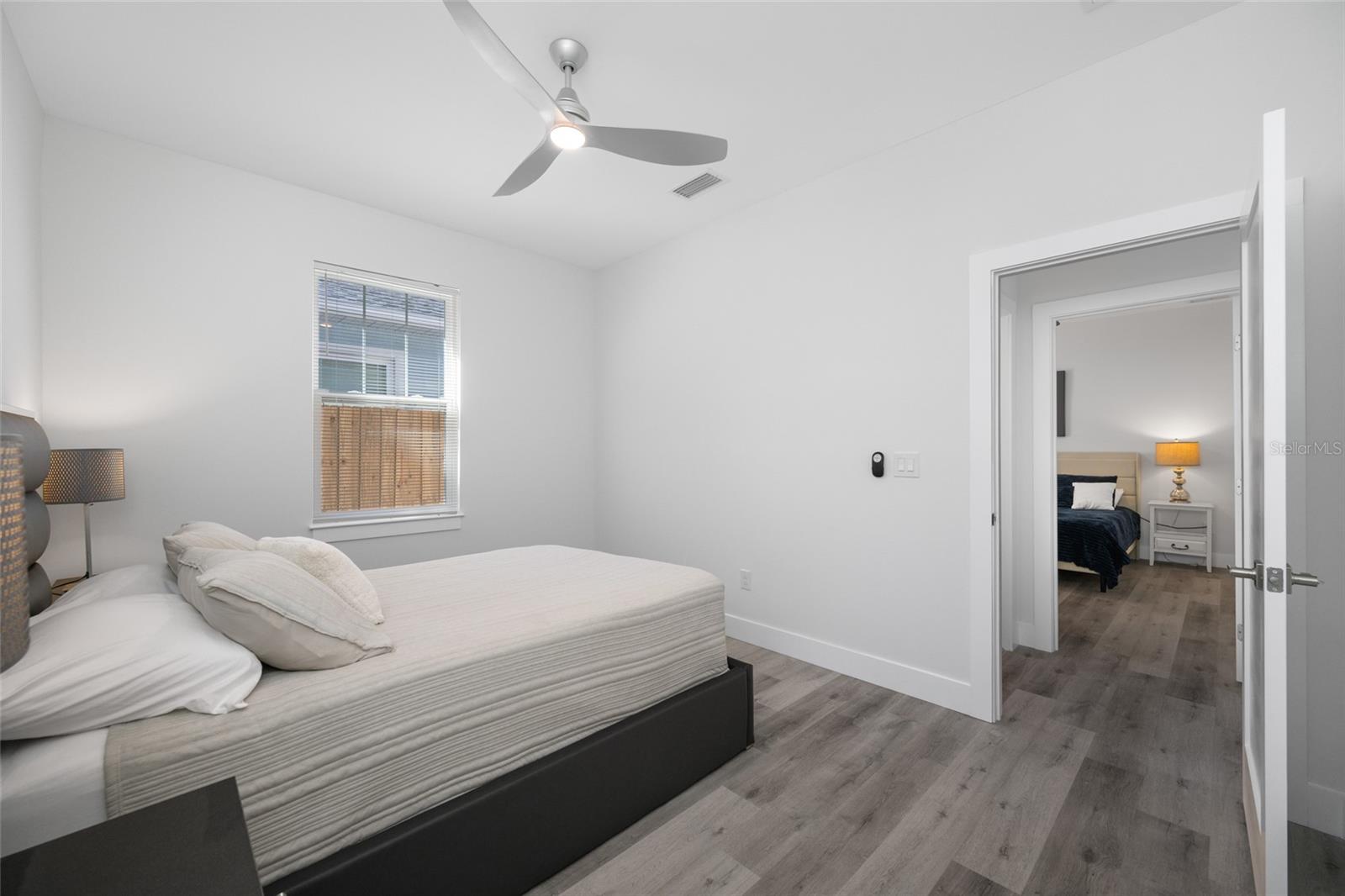 Image 23 of 39 For 2150 43rd Terrace N