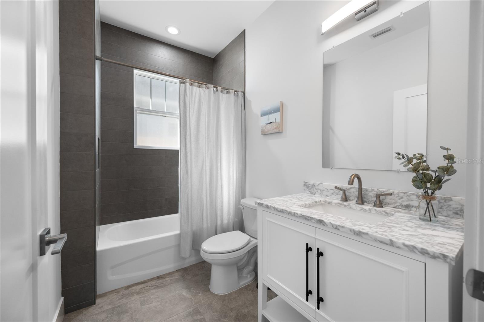 Image 24 of 39 For 2150 43rd Terrace N