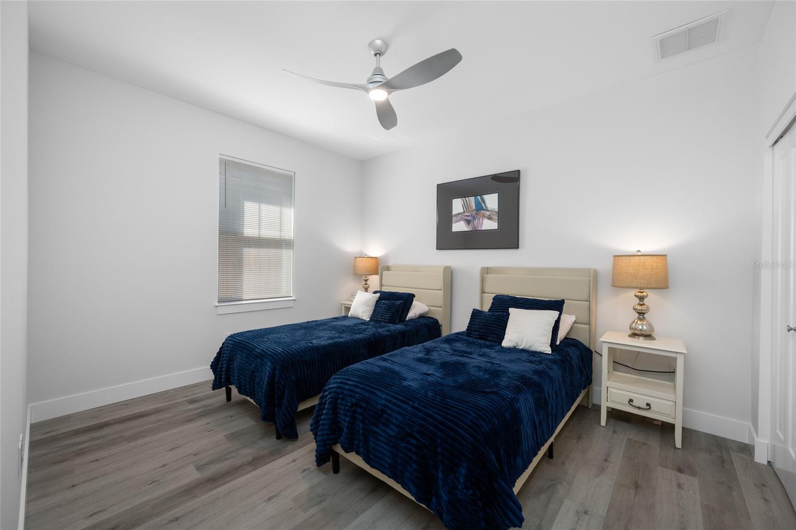 Image 26 of 39 For 2150 43rd Terrace N