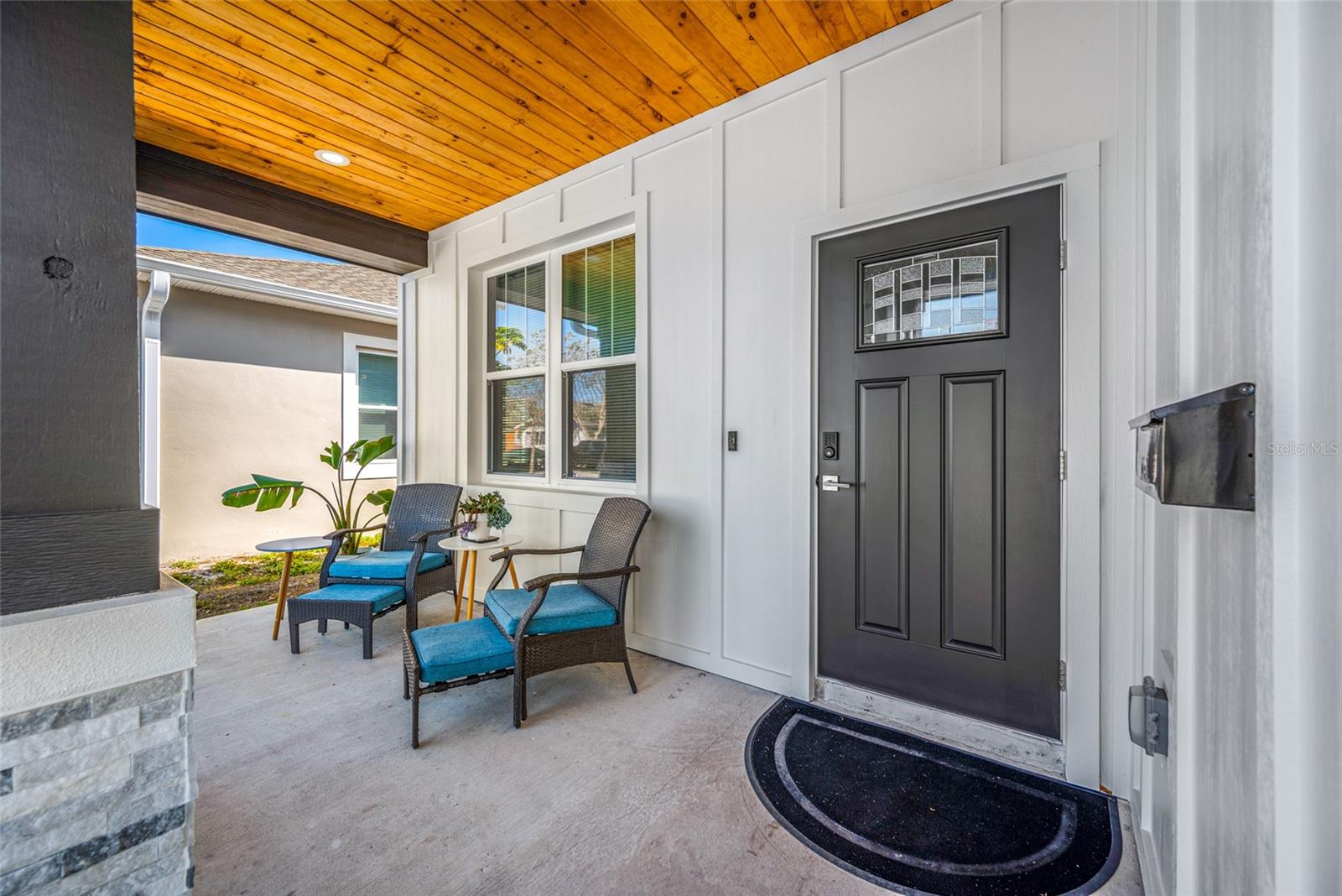 Image 3 of 39 For 2150 43rd Terrace N