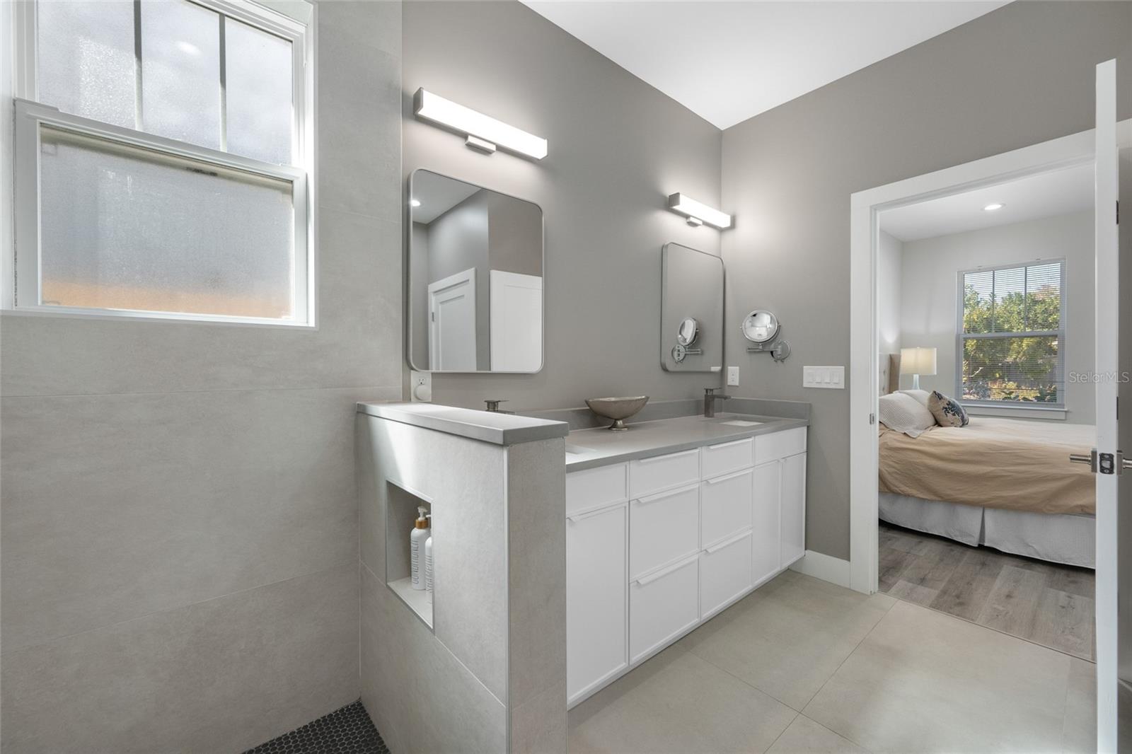 Image 31 of 39 For 2150 43rd Terrace N