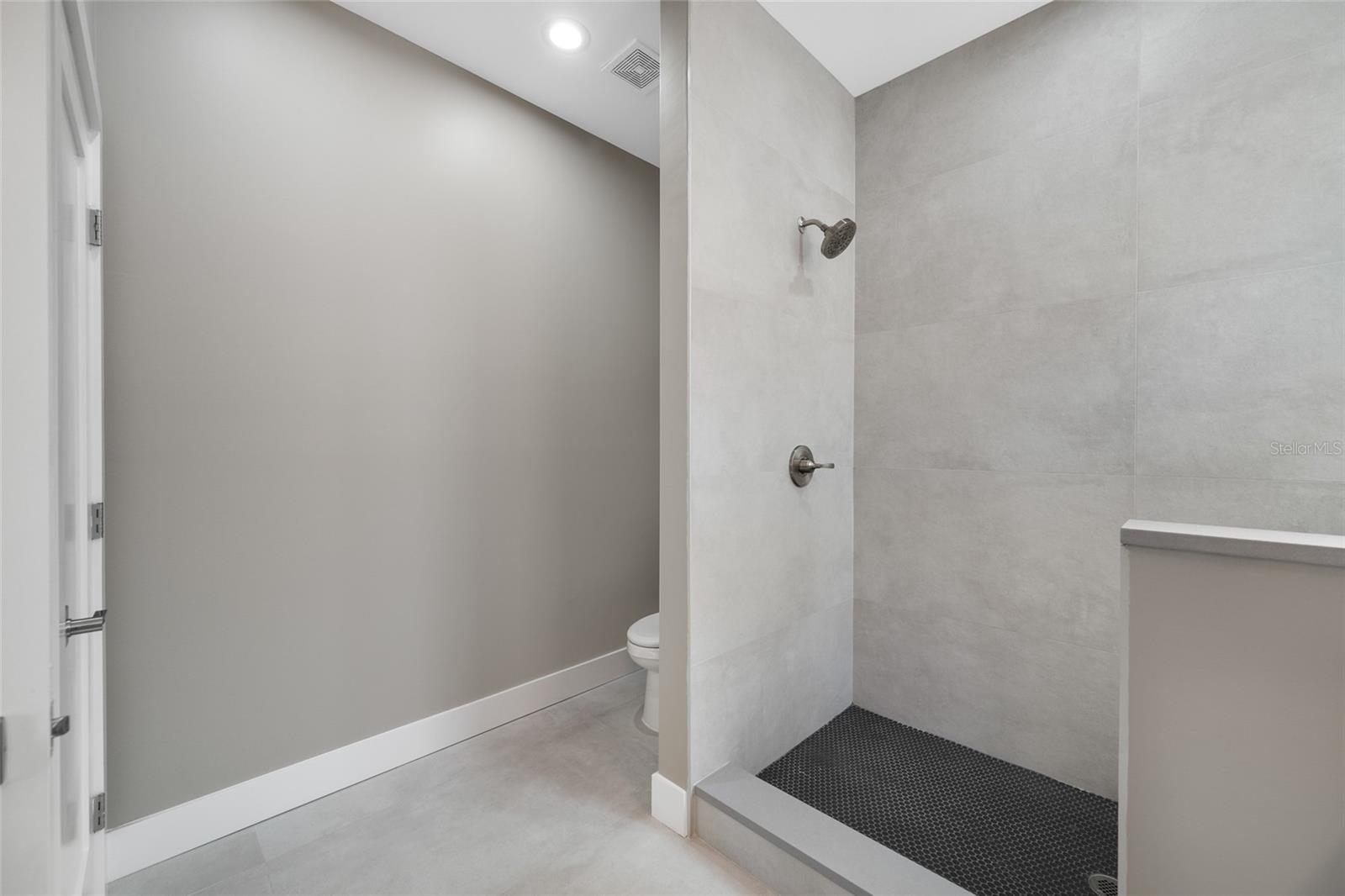 Image 33 of 39 For 2150 43rd Terrace N