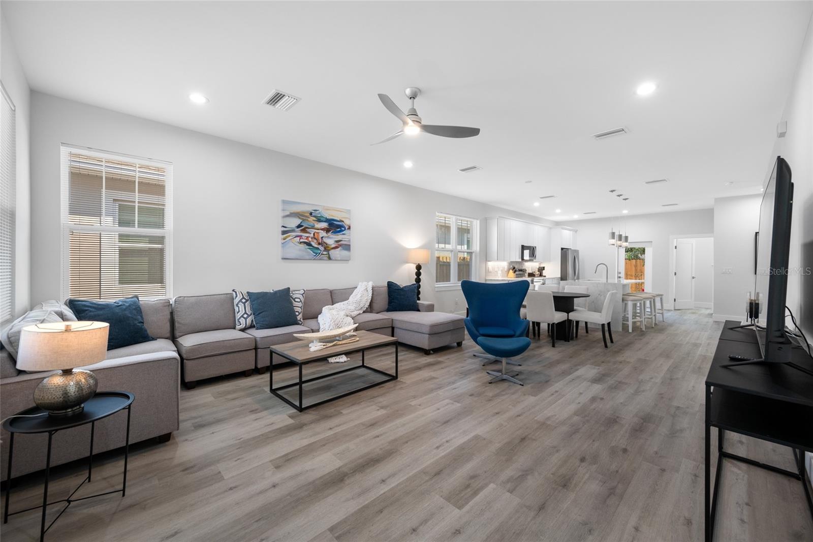 Image 4 of 39 For 2150 43rd Terrace N