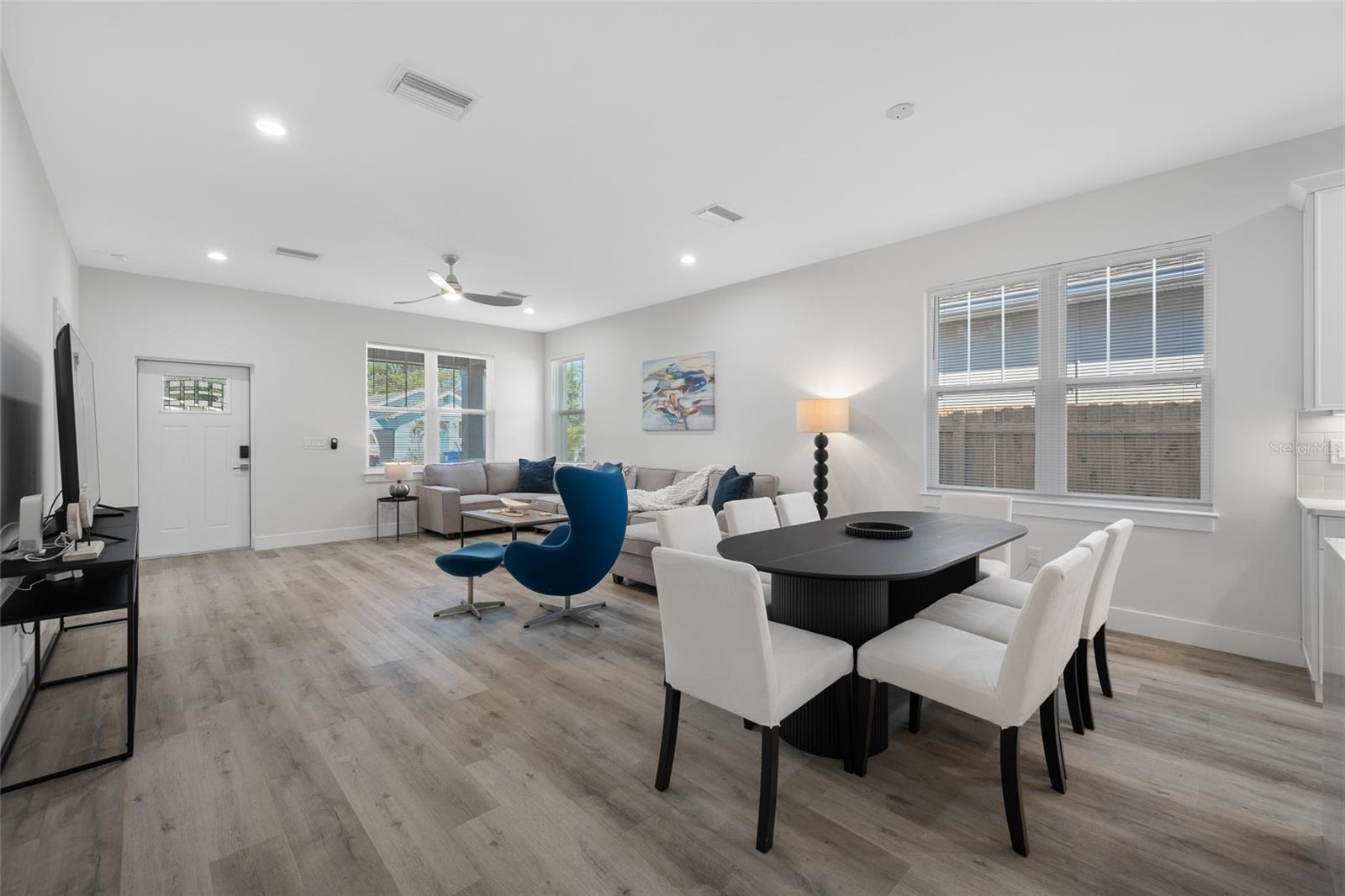 Image 9 of 39 For 2150 43rd Terrace N