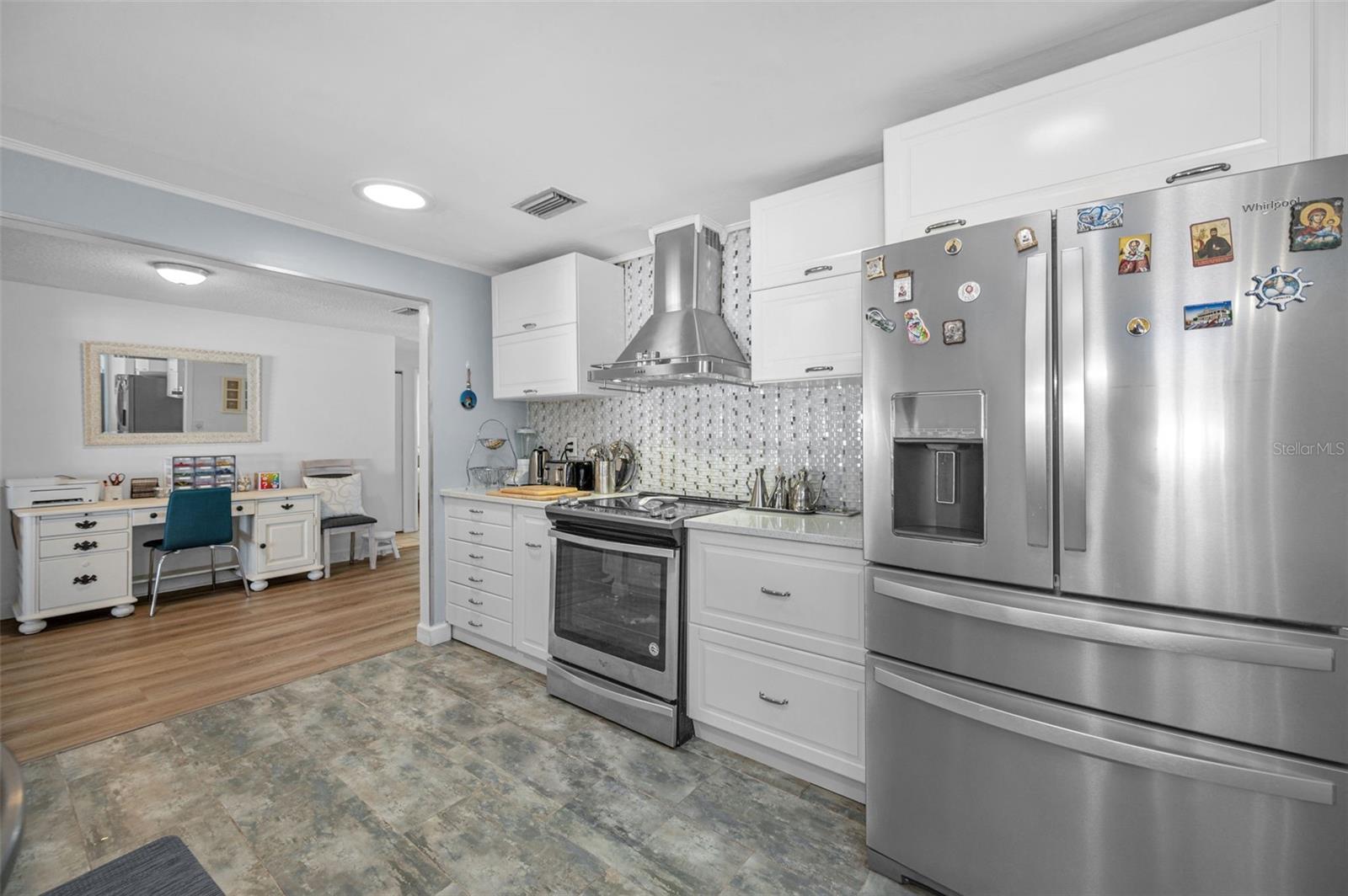 Image 16 of 77 For 1176 Mineola Circle