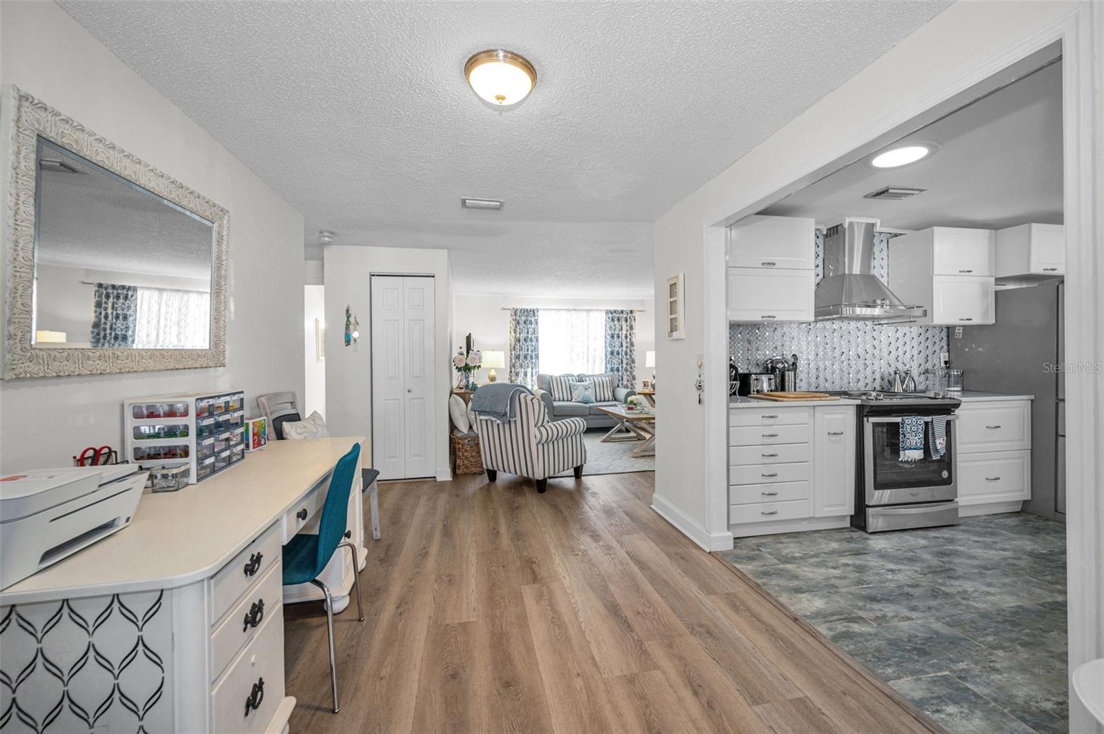 Image 25 of 77 For 1176 Mineola Circle