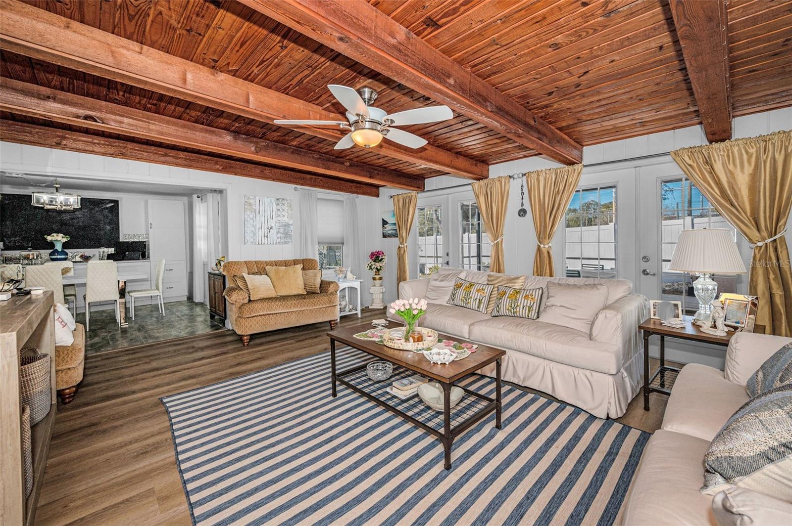 Image 29 of 77 For 1176 Mineola Circle