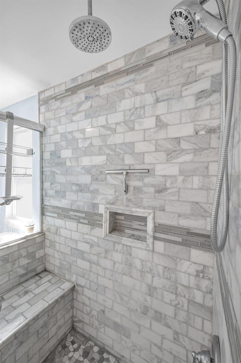 Image 34 of 77 For 1176 Mineola Circle