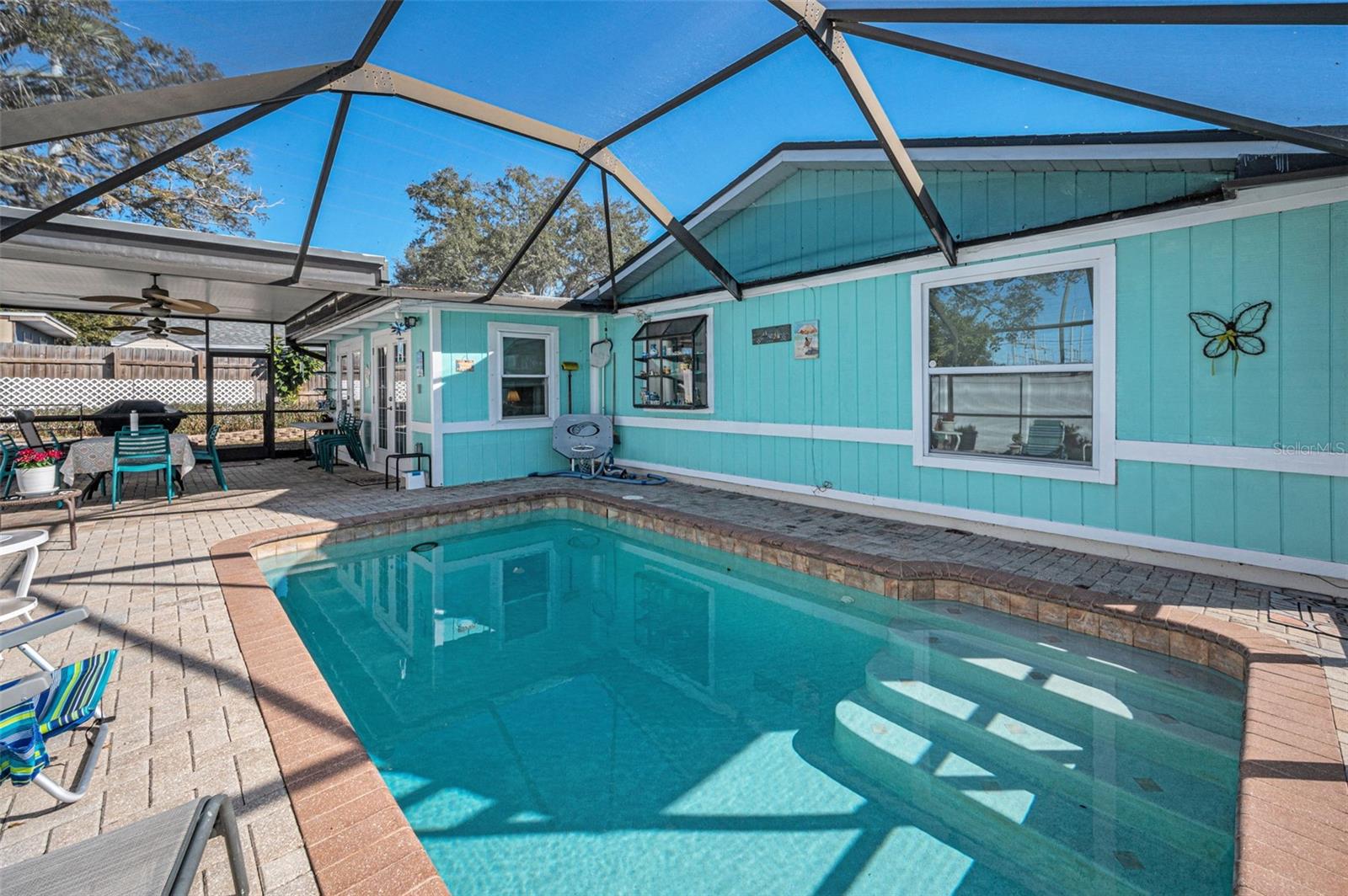 Image 44 of 77 For 1176 Mineola Circle