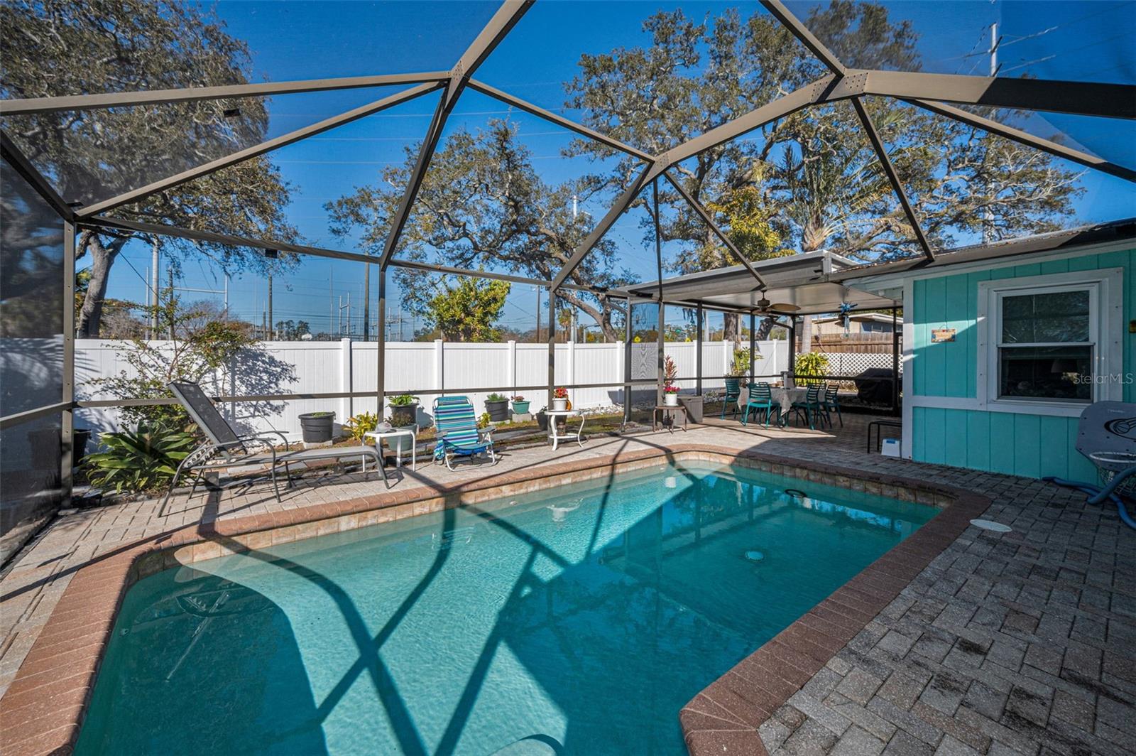 Image 45 of 77 For 1176 Mineola Circle