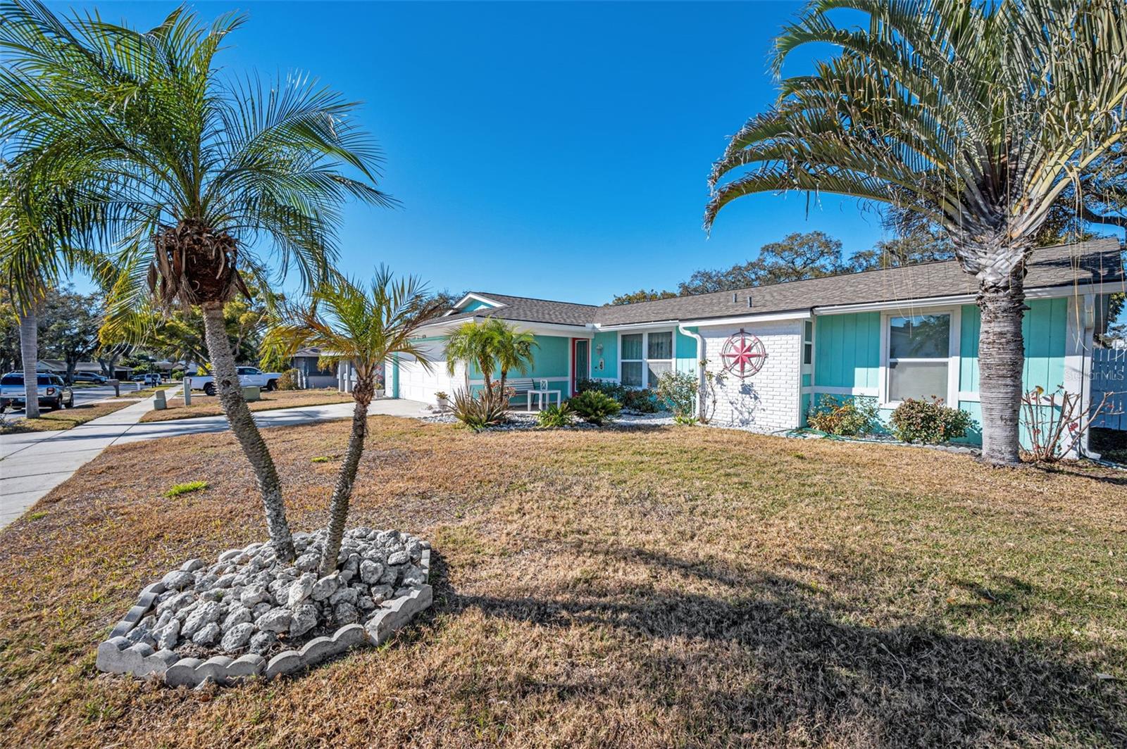 Image 7 of 77 For 1176 Mineola Circle