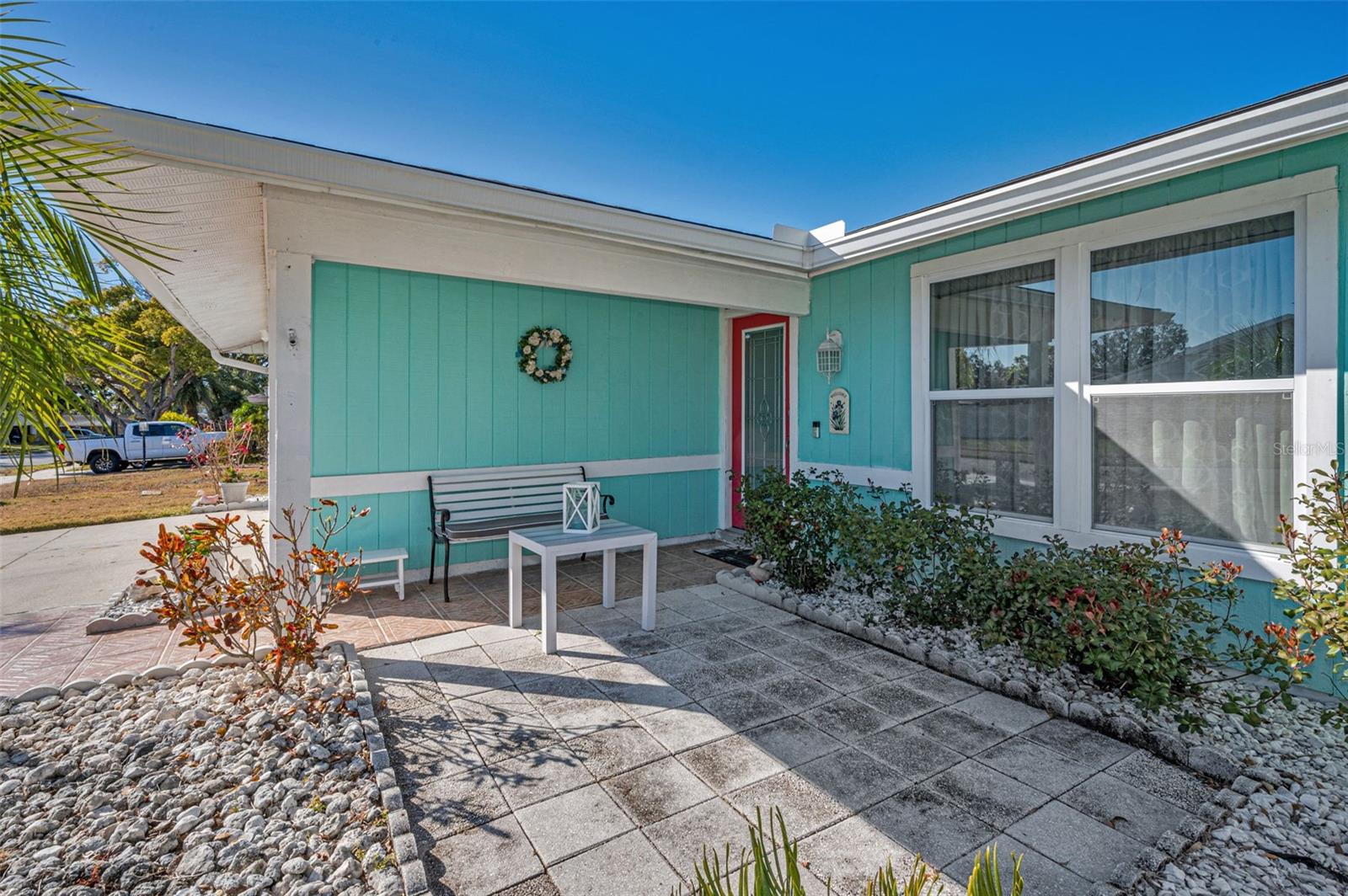 Image 9 of 77 For 1176 Mineola Circle