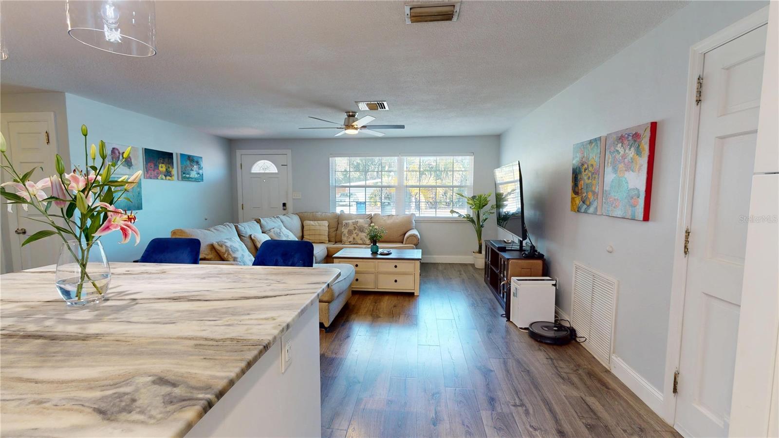 Image 11 of 49 For 2020 Yale Avenue