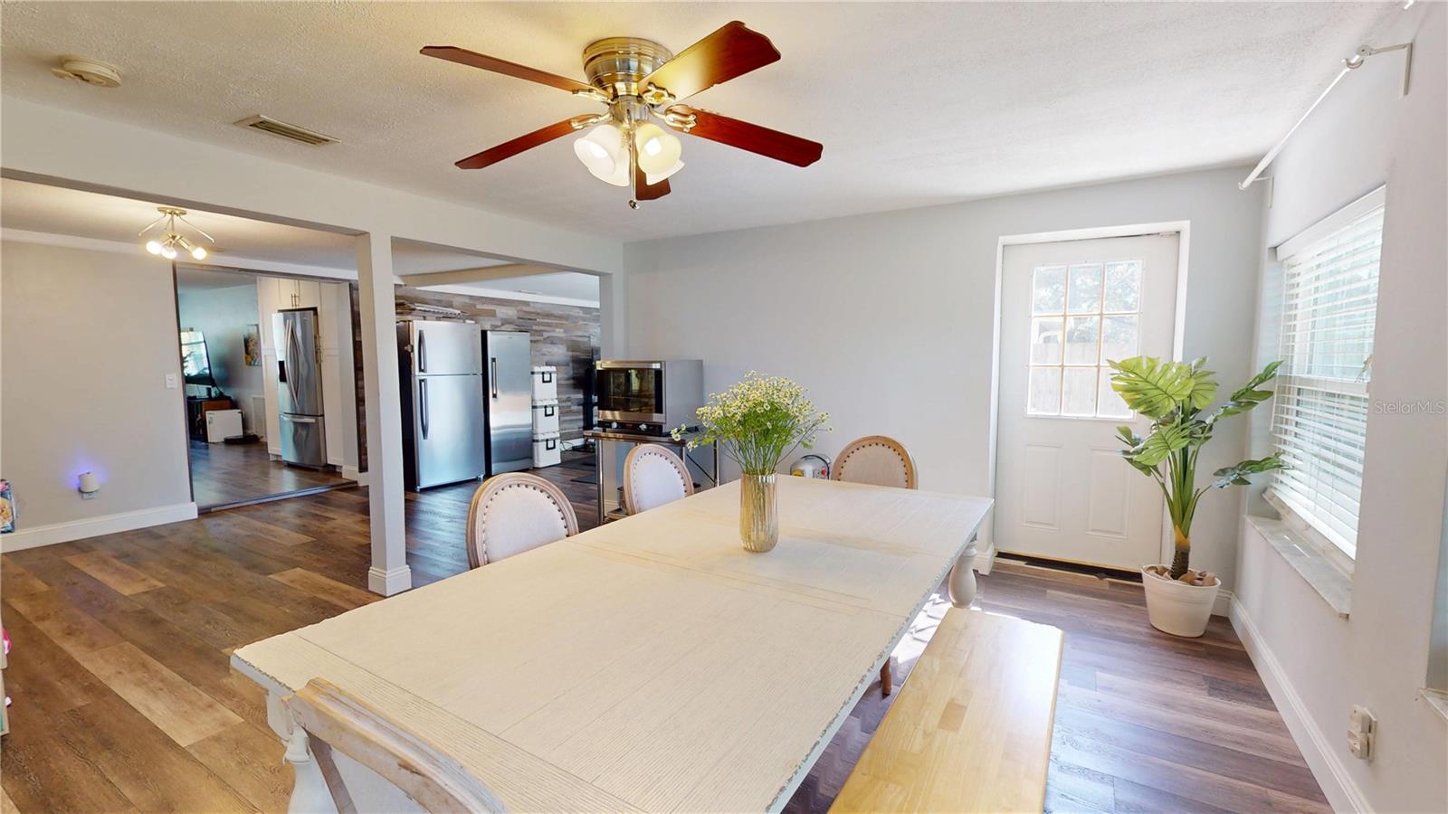 Image 25 of 49 For 2020 Yale Avenue