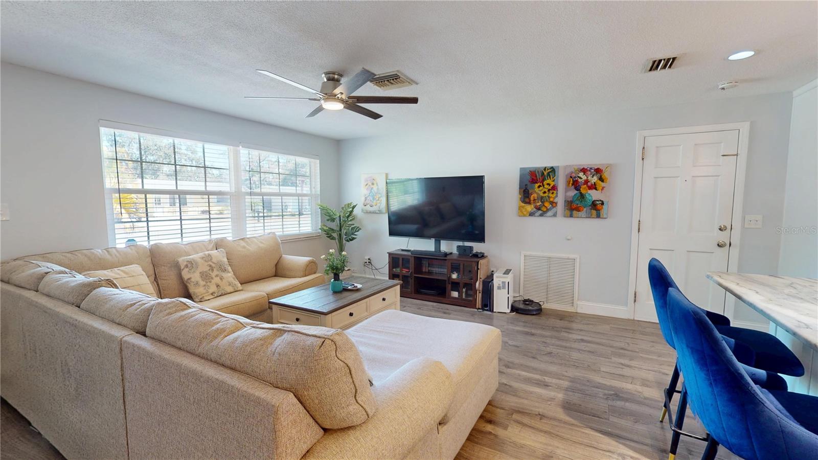 Image 3 of 49 For 2020 Yale Avenue