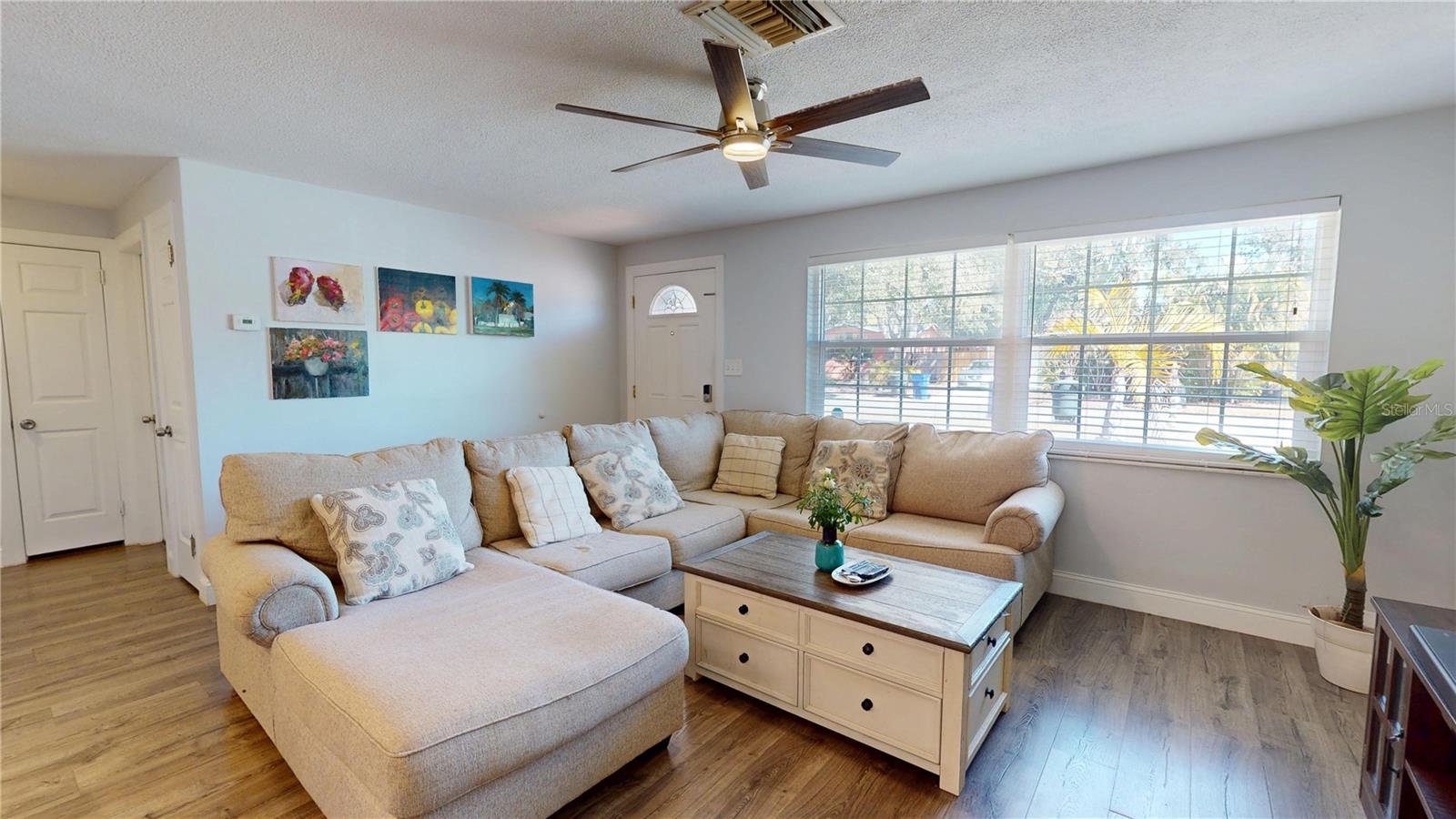 Image 4 of 49 For 2020 Yale Avenue