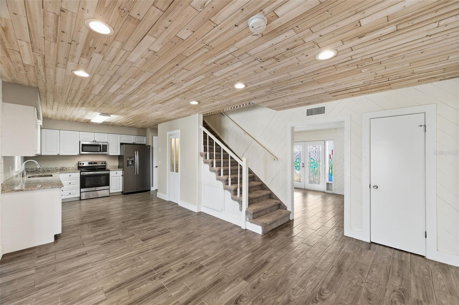 Image 11 of 50 For 8461 Flagstone Drive