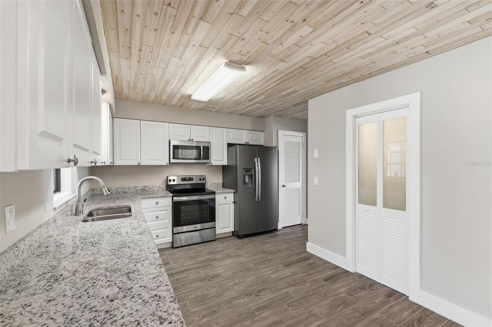 Image 13 of 50 For 8461 Flagstone Drive