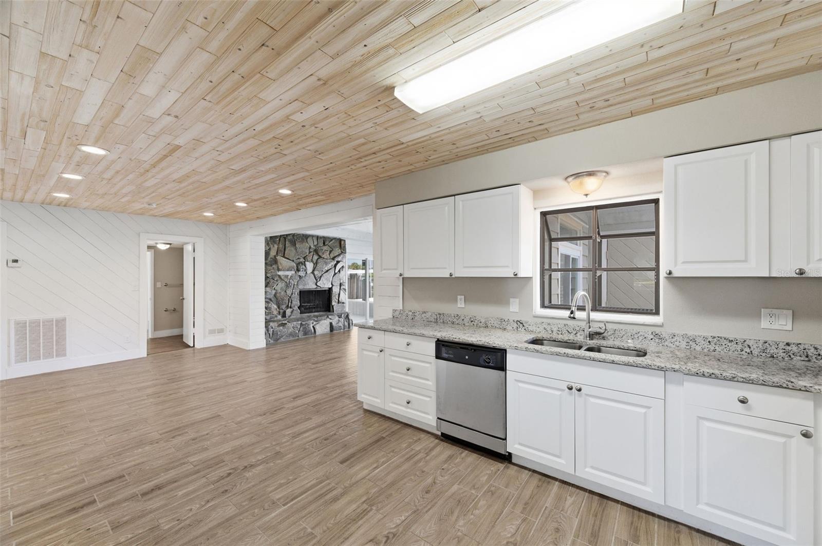 Image 15 of 50 For 8461 Flagstone Drive