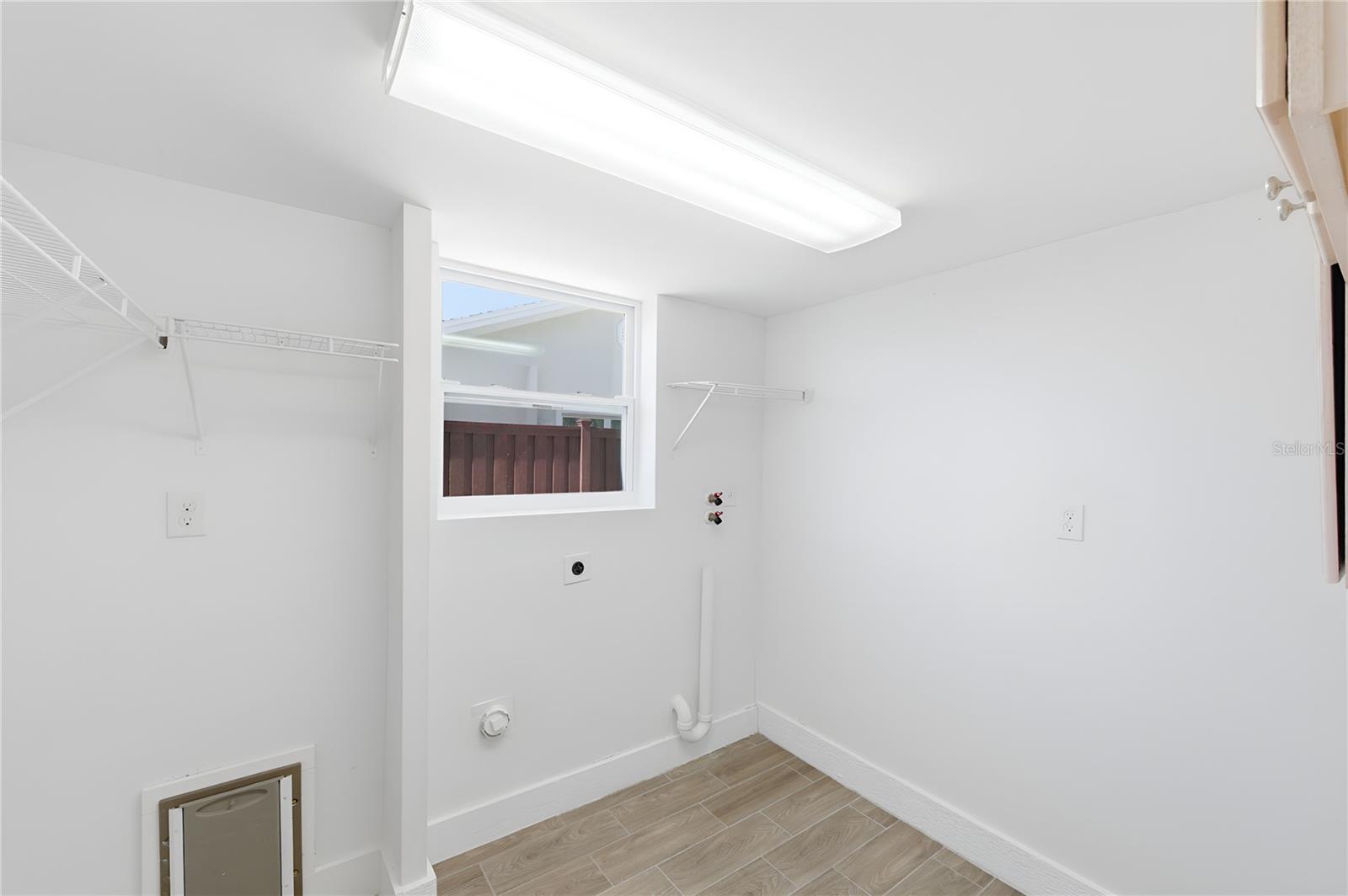 Image 23 of 50 For 8461 Flagstone Drive