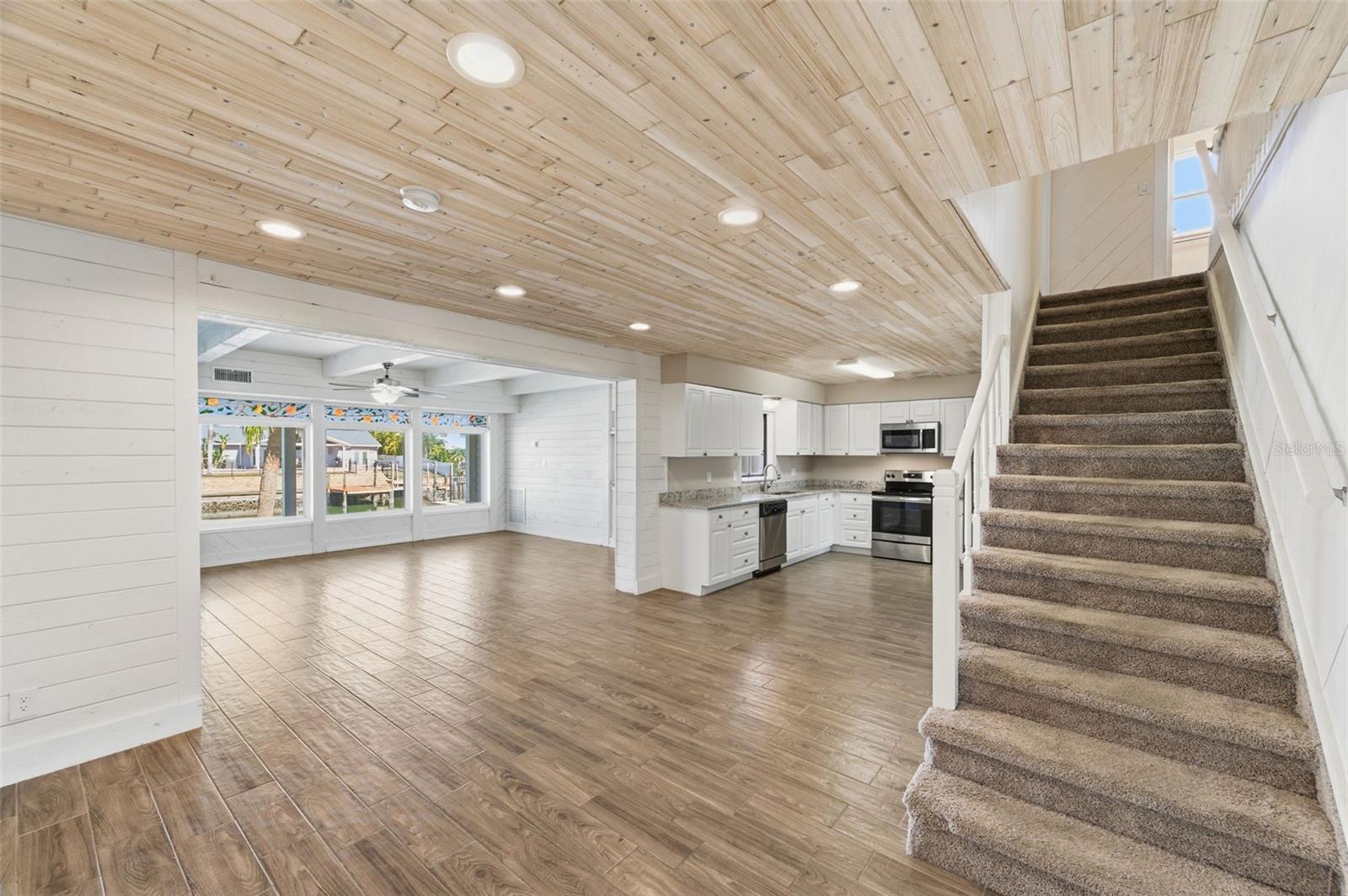 Image 6 of 50 For 8461 Flagstone Drive