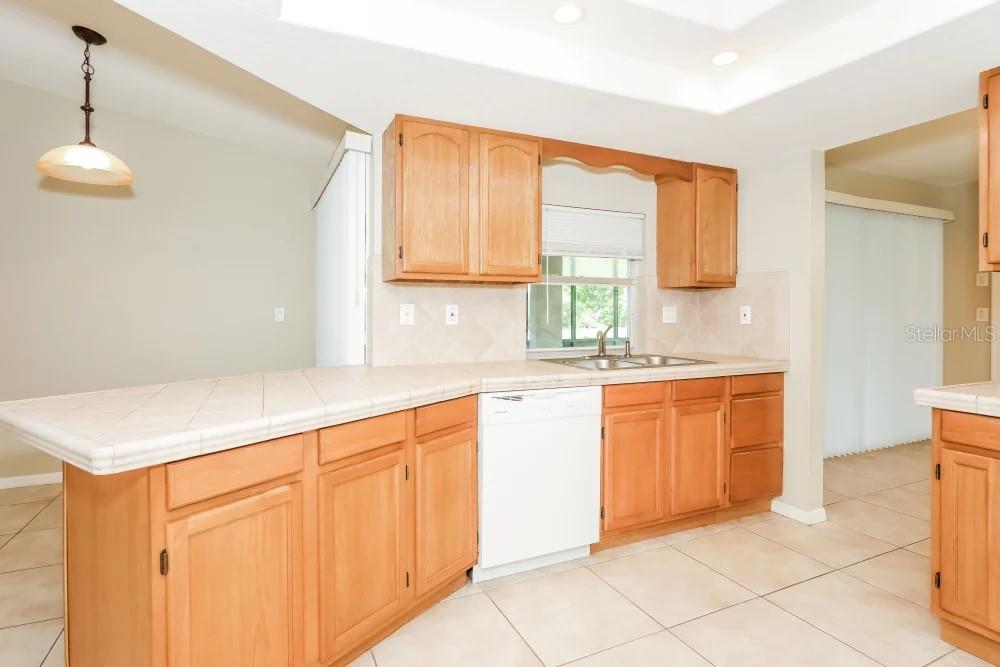 Listing photo id 2 for 26055 Ocelot Lane