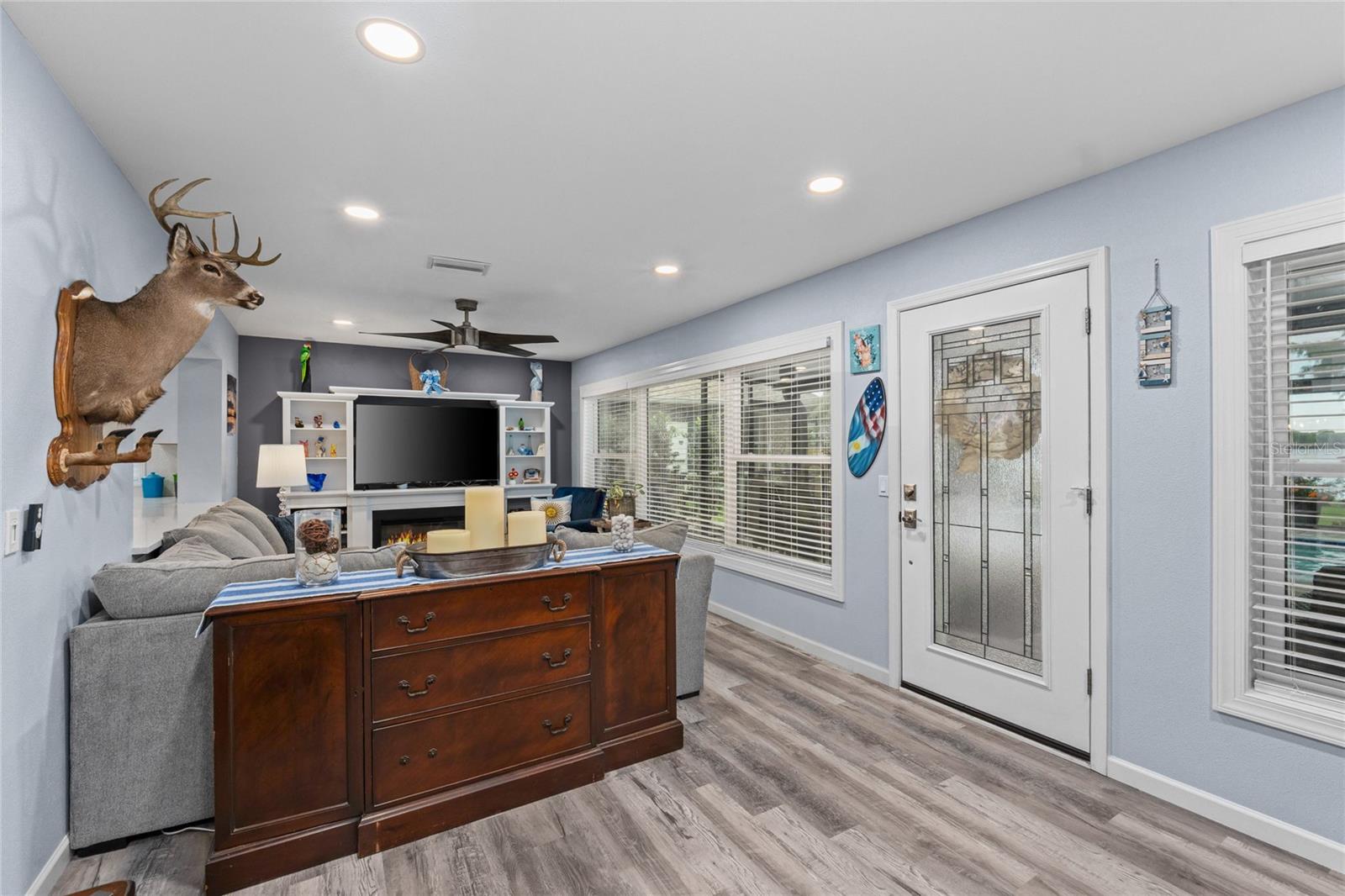 Listing photo id 20 for 297 Lakeview Drive