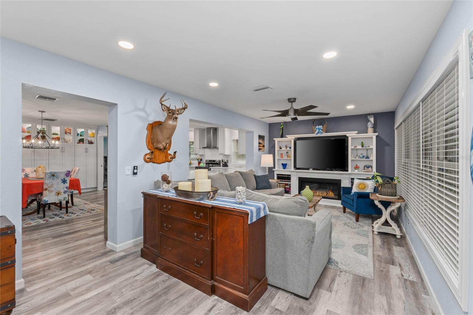 Listing photo id 21 for 297 Lakeview Drive