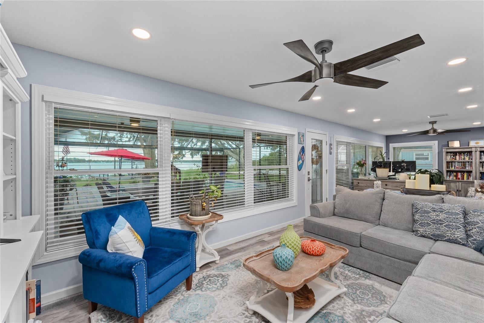 Listing photo id 23 for 297 Lakeview Drive