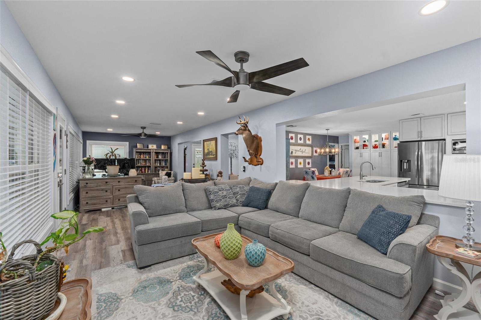 Listing photo id 24 for 297 Lakeview Drive